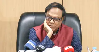 দুর্বল ব্যাংক একীভূতকরণ: ‘ব্যাংকগুলোকে গভর্নমেন্ট ব্যাংকে রূপান্তর করা হবে’, জানালেন গভর্নর